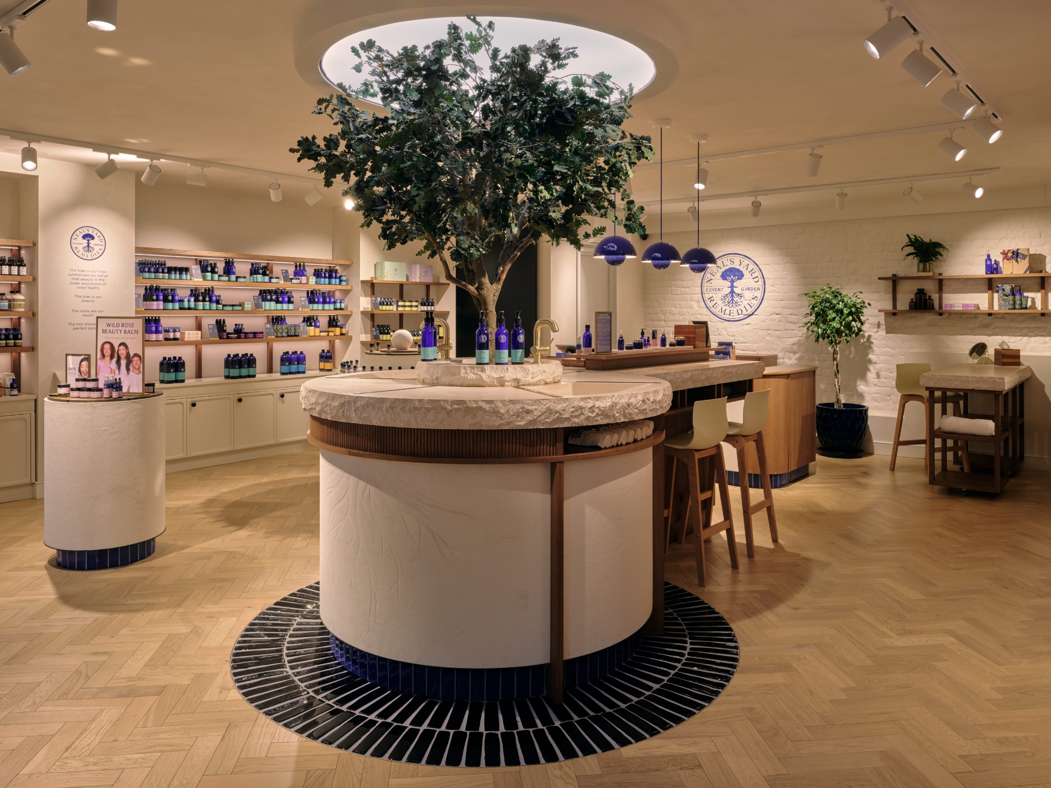 Neal’s Yard Remedies flagship store design detail 2